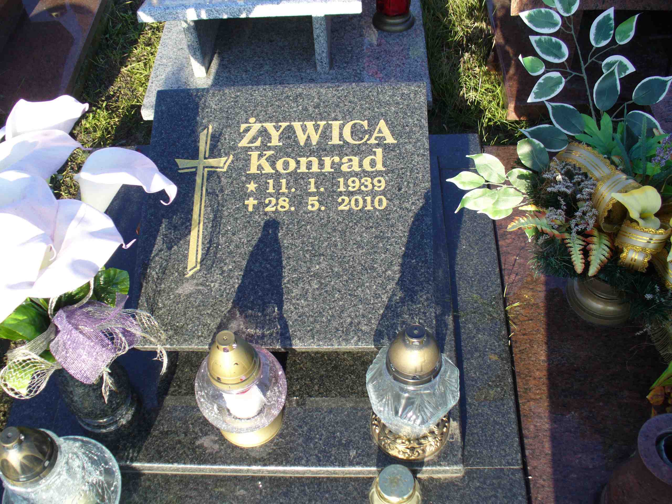 Grób KONRAD ŻYWICA