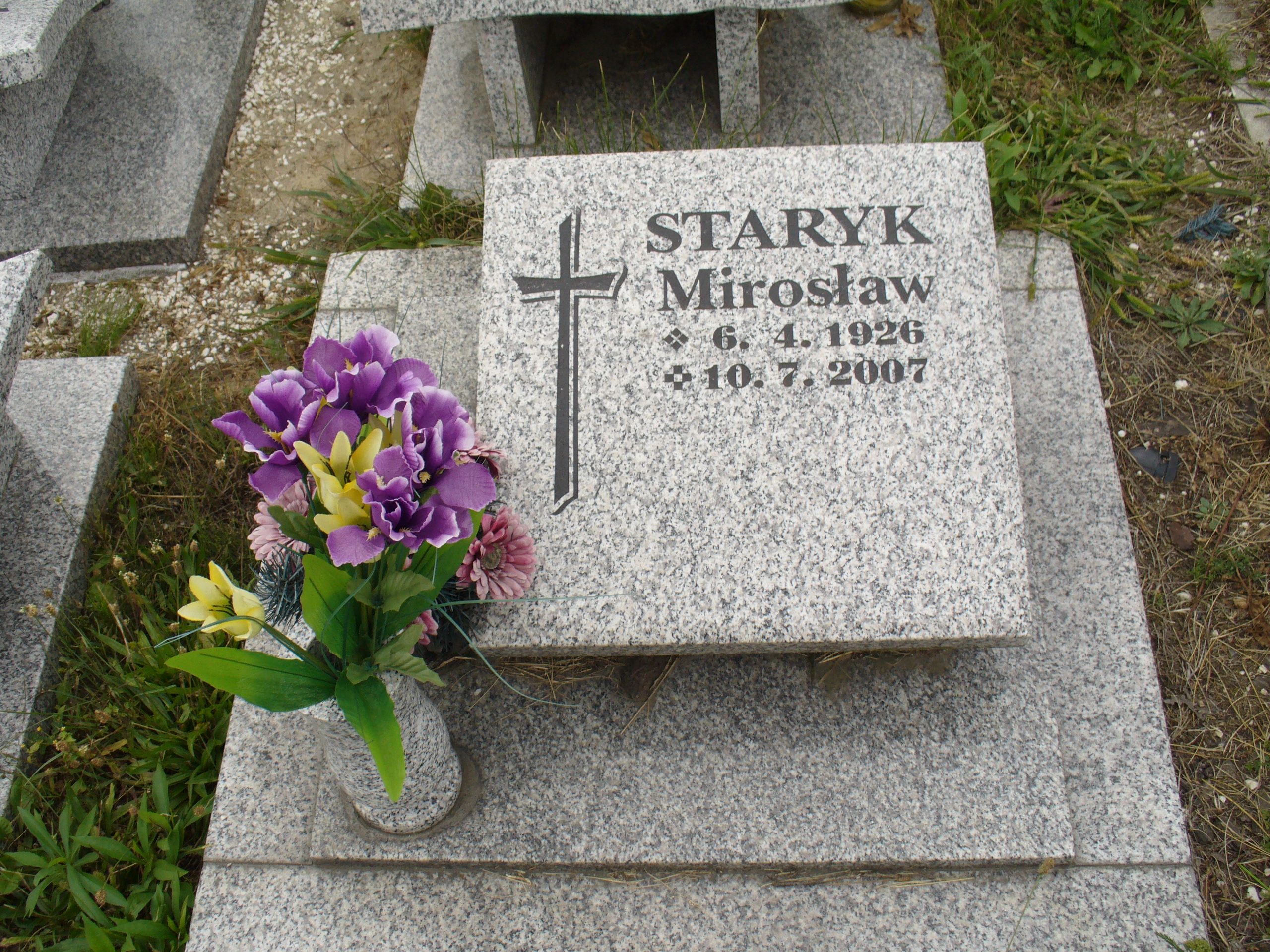 Grób Mirosław Staryk