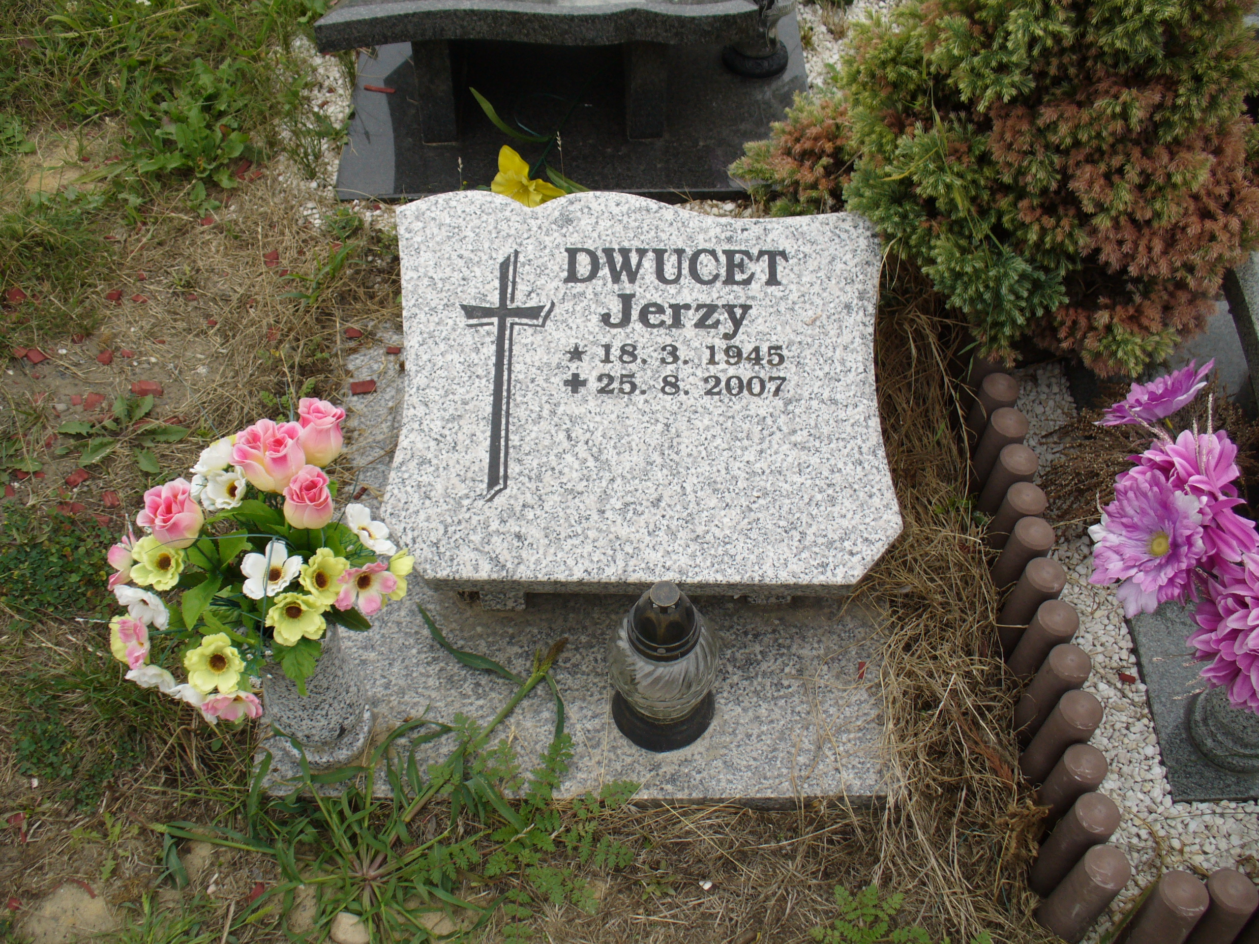 Grób Jerzy Dwucet