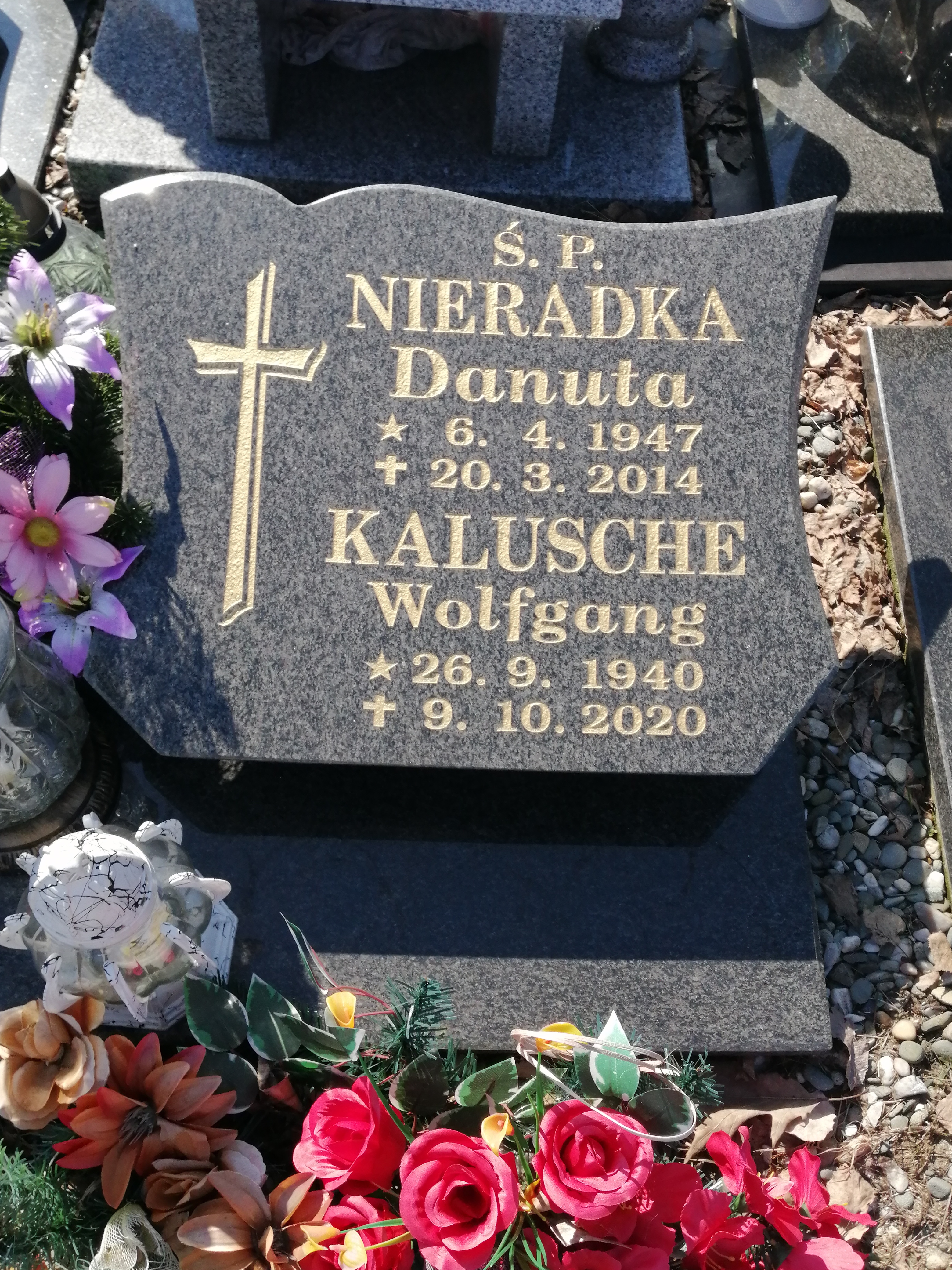 Grób DANUTA NIERADKA