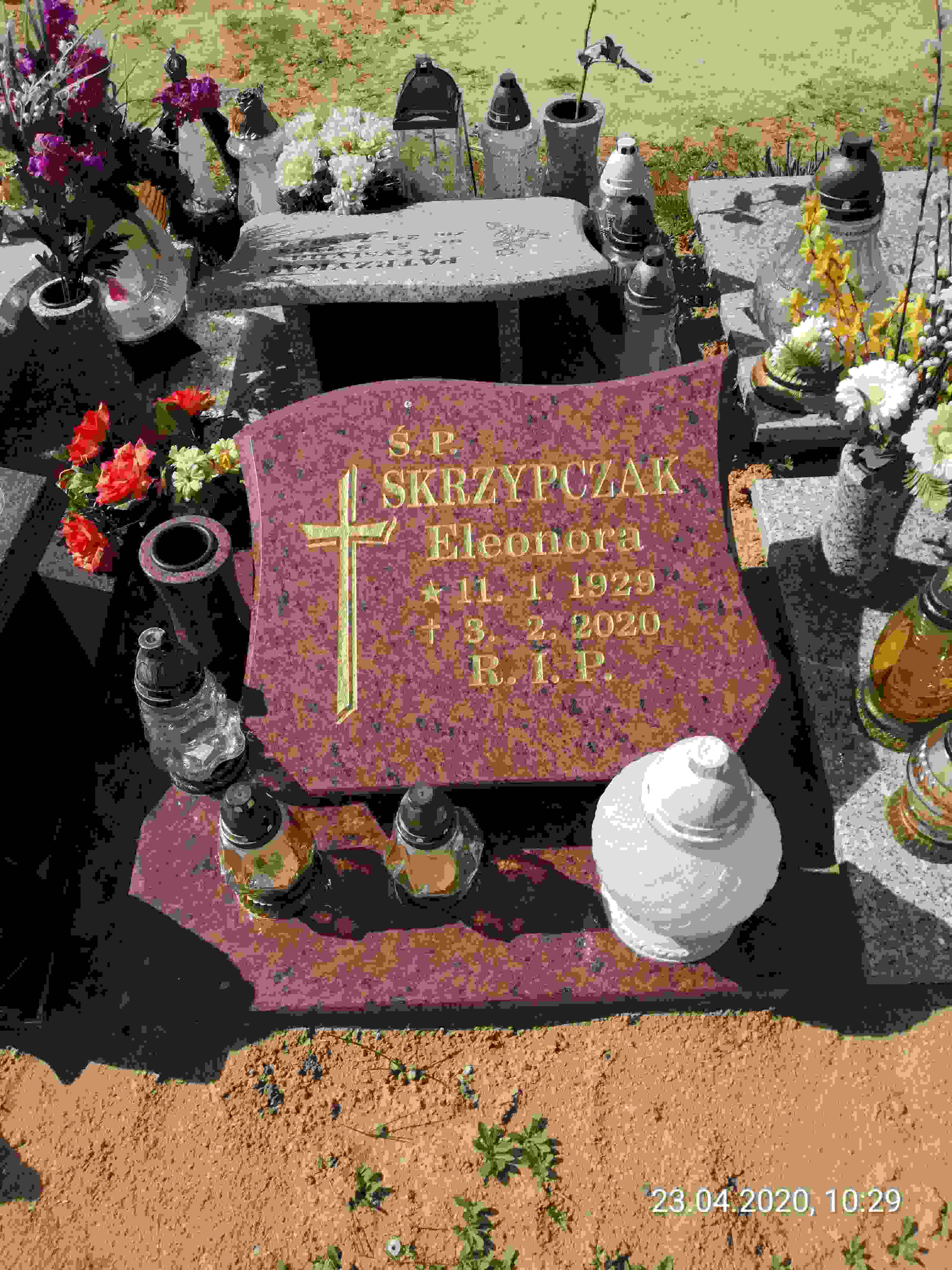 Grób ELEONORA  SKRZYPCZAK 