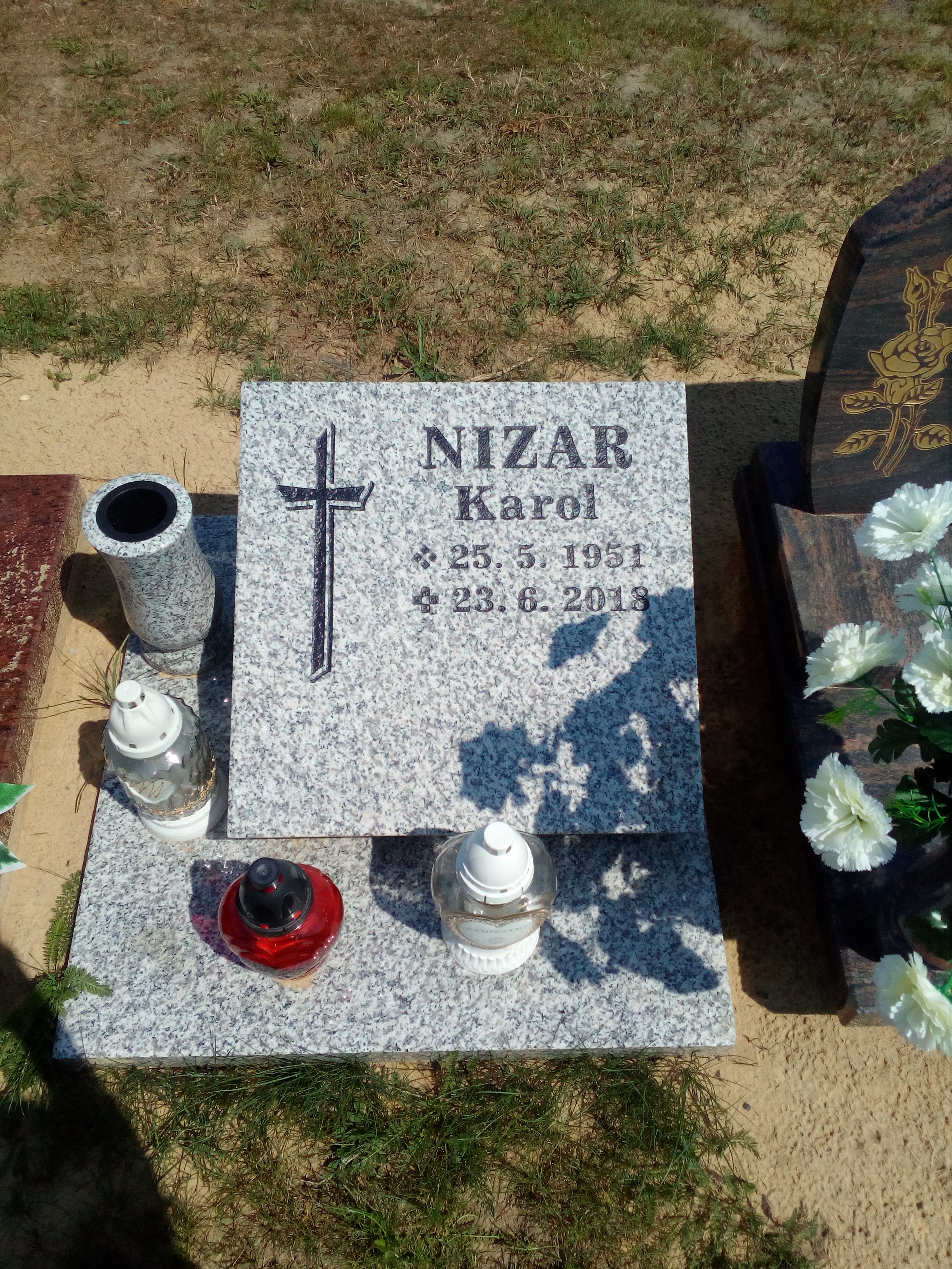 Grób KAROL NIZAR